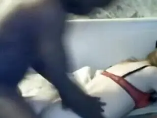 Travesti pálida analizada por una BBC