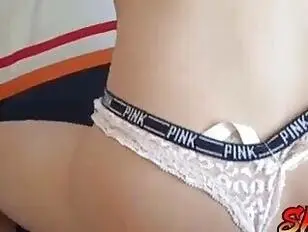 Cd en lingerie baisée comme une chienne par une bite crue