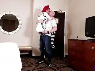 Krystal Syx Busty Trans Stunner kocha penisa