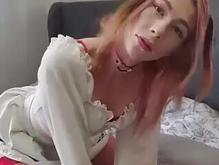 Red lingeried tranny loves anal backshots