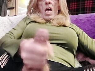 Бьянкасисси снова дрочит от этой уродливой жалкой шлюхи