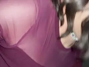 SissyBookstoreSlut Sissy CD chupa varias pollas en Gloryhole