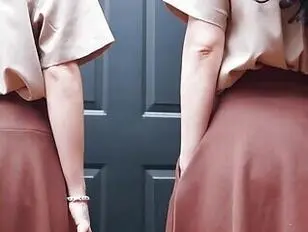 कैसी की को यिवि और एम्मा रोजी से मिले गर्ल स्काउट नुकीली चीज़ों की डबल डोज़ बहुत पसंद है।