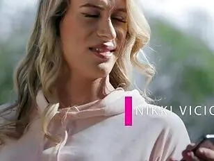 Nicki Vicious de Rosa