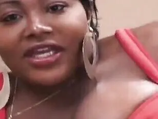 Коротковолосая BDB занимается сексом