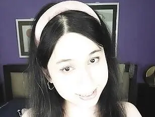 Te follaste a tu novia travesti DaniTheCutie después de que le quitaste su consola de videojuegos.