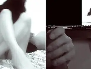 Webcam-Sex mit einem neuen Freund und ein geiler Typ wichst sich zu meinen Füßen einen ab