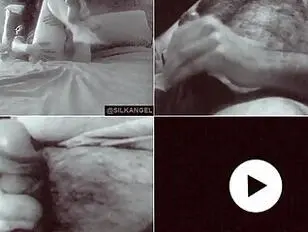 मुझे परफॉर्म करते हुए देखकर तीन लड़कों ने बहुत ज़ोर से स्खलन किया।