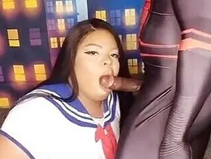Travesti gordinha chupa pau como uma chefe