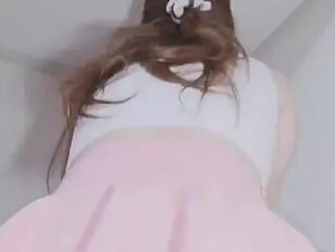 Japanse sissy in white skirt rides huge dildo