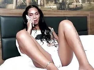 Kauany Thayna Viens baiser mon cul de trans tatoué