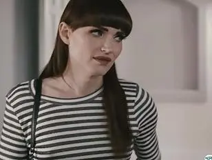 TS Cuties Natalie Mars e Reagan Fox si scambiano un pompino profondo