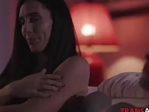 Questa transessuale è sicuramente fuori dal mondo