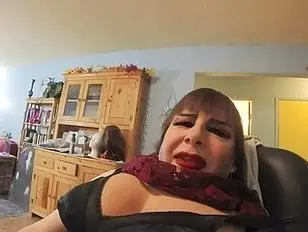 Michele Thompsons Doppel-D-Titten