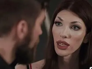 Piękna TS Ava Holt analnie z ojczymem